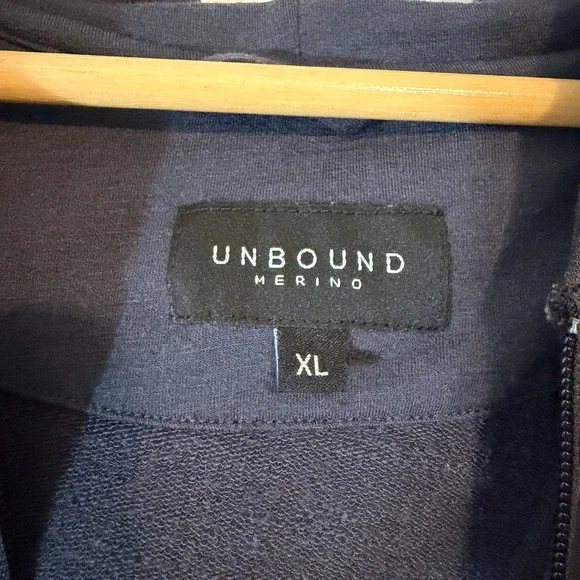 Unbound Merino Compact Travel Hoodie Full Zip XL Charcoal - Picture 2 of 4